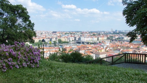 Drei verborgene Gärten in Malá Strana